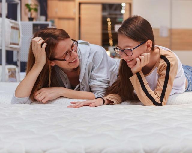 Mother-daughter feeling mattress types