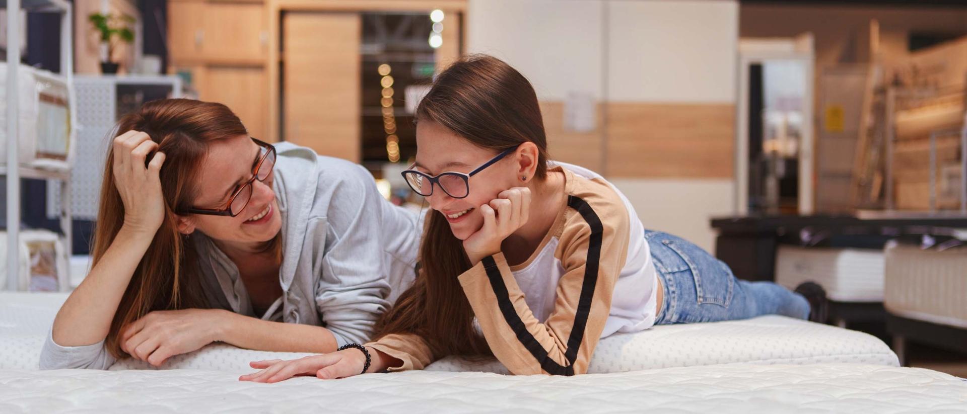 Mother-daughter feeling mattress types