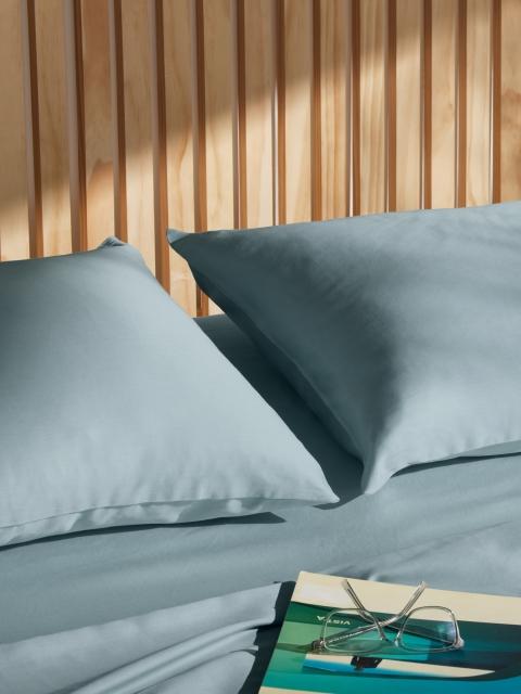 Cloud pillow with morning mist sheet set